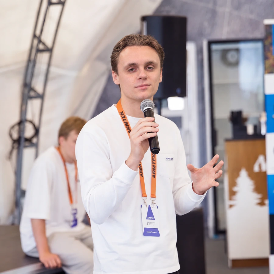Антон Косенко